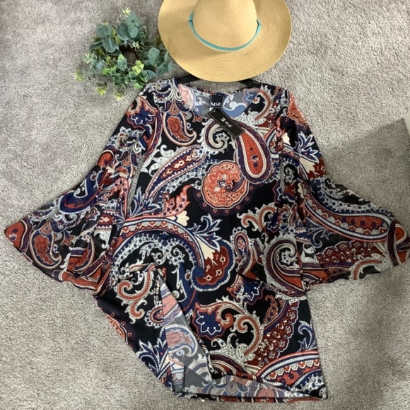 MSK Dresses & Skirts - MSK PAISLEY DRESS WITH FLOWING BELL SLEEVE…